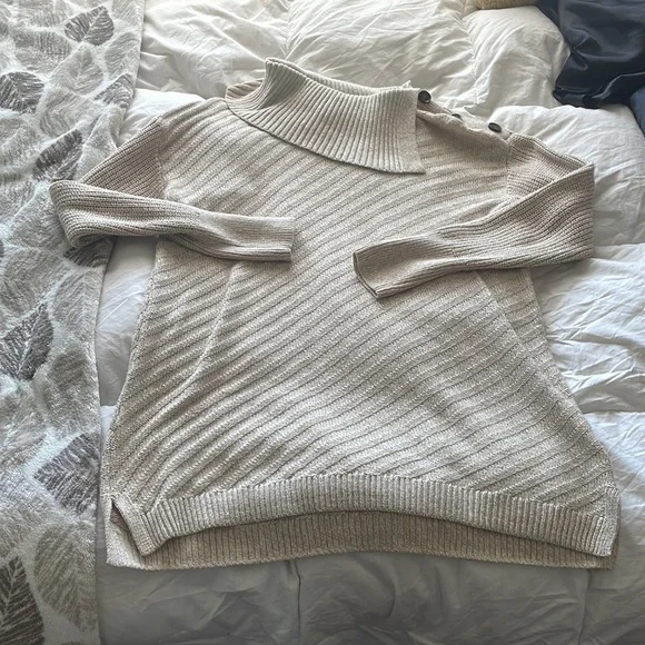 Sweater - Picture 3 of 3